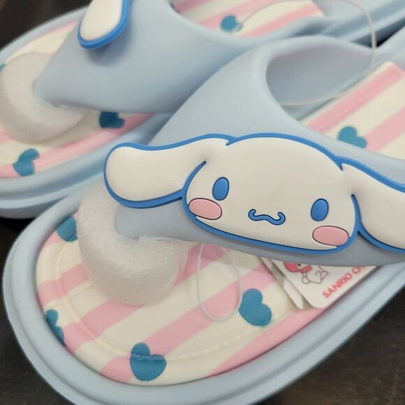 Brand New Sanrio Cinnamoroll Blue Heart Slippers Size: US 7 - Picture 4 of 10